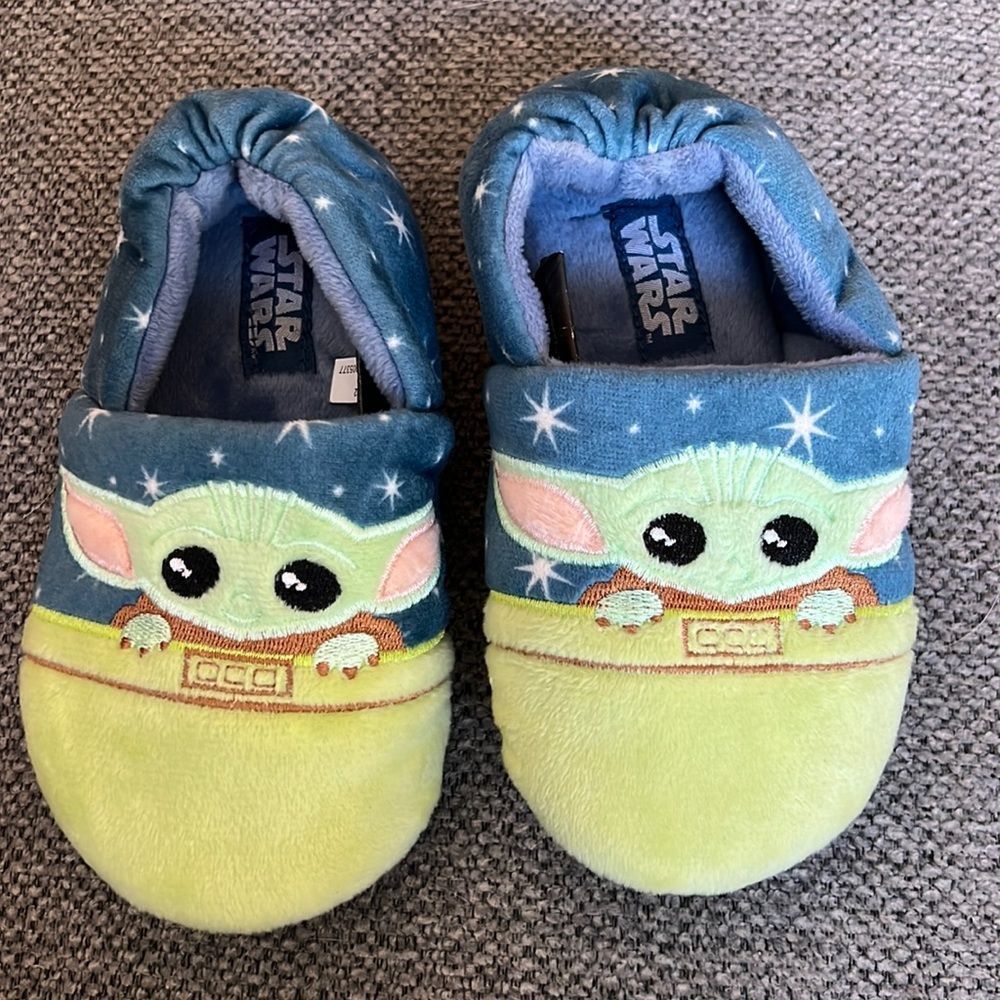NWOT - Starwars slippers